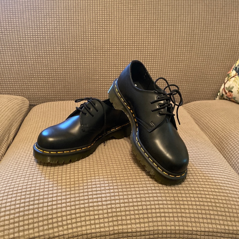 NEW Doc Martens women’s
